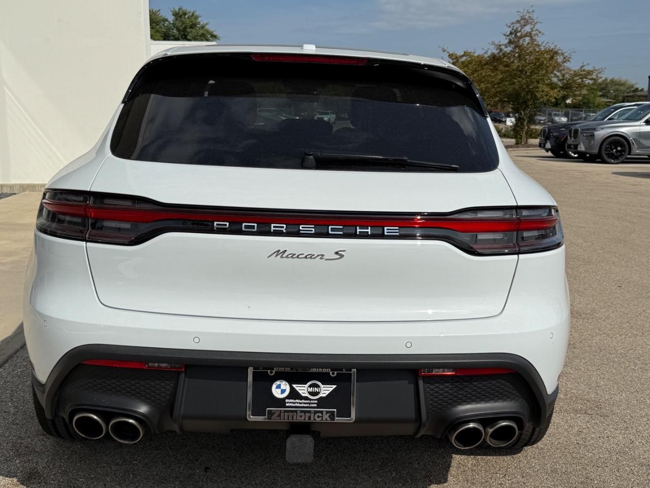 Porsche Macan Vehicle Image 04