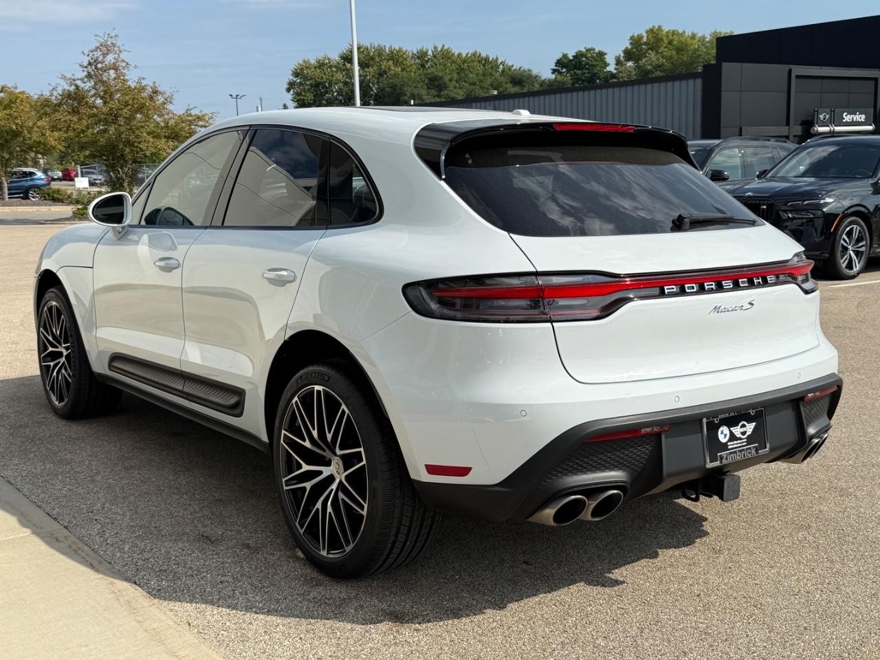 Porsche Macan Vehicle Image 05