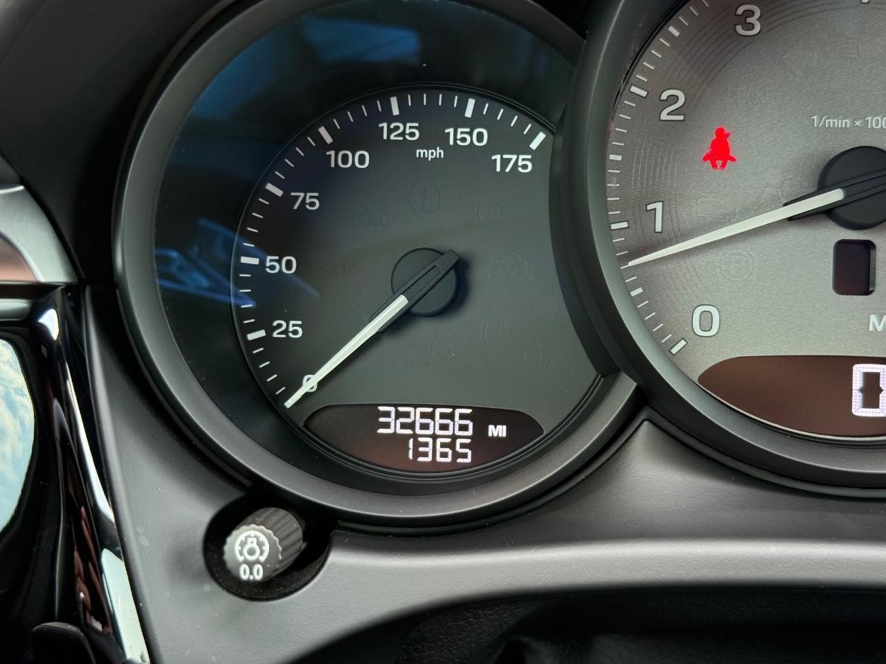 Porsche Macan Vehicle Image 18