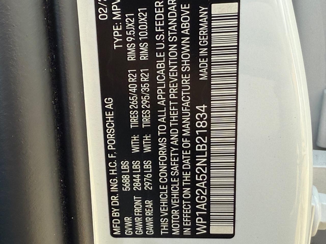 Porsche Macan Vehicle Image 22