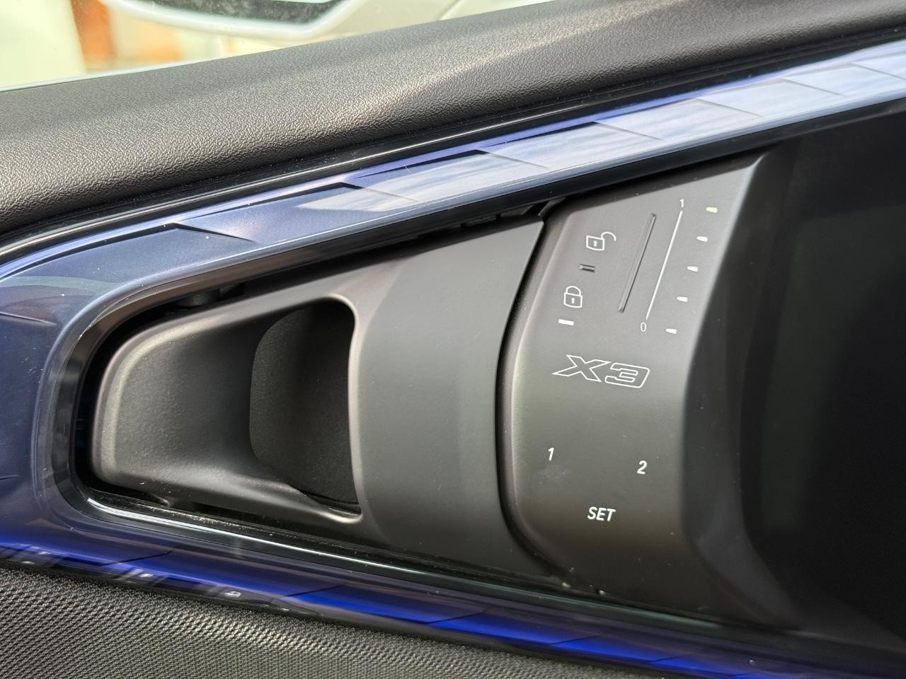 BMW X3 Vehicle Image 16