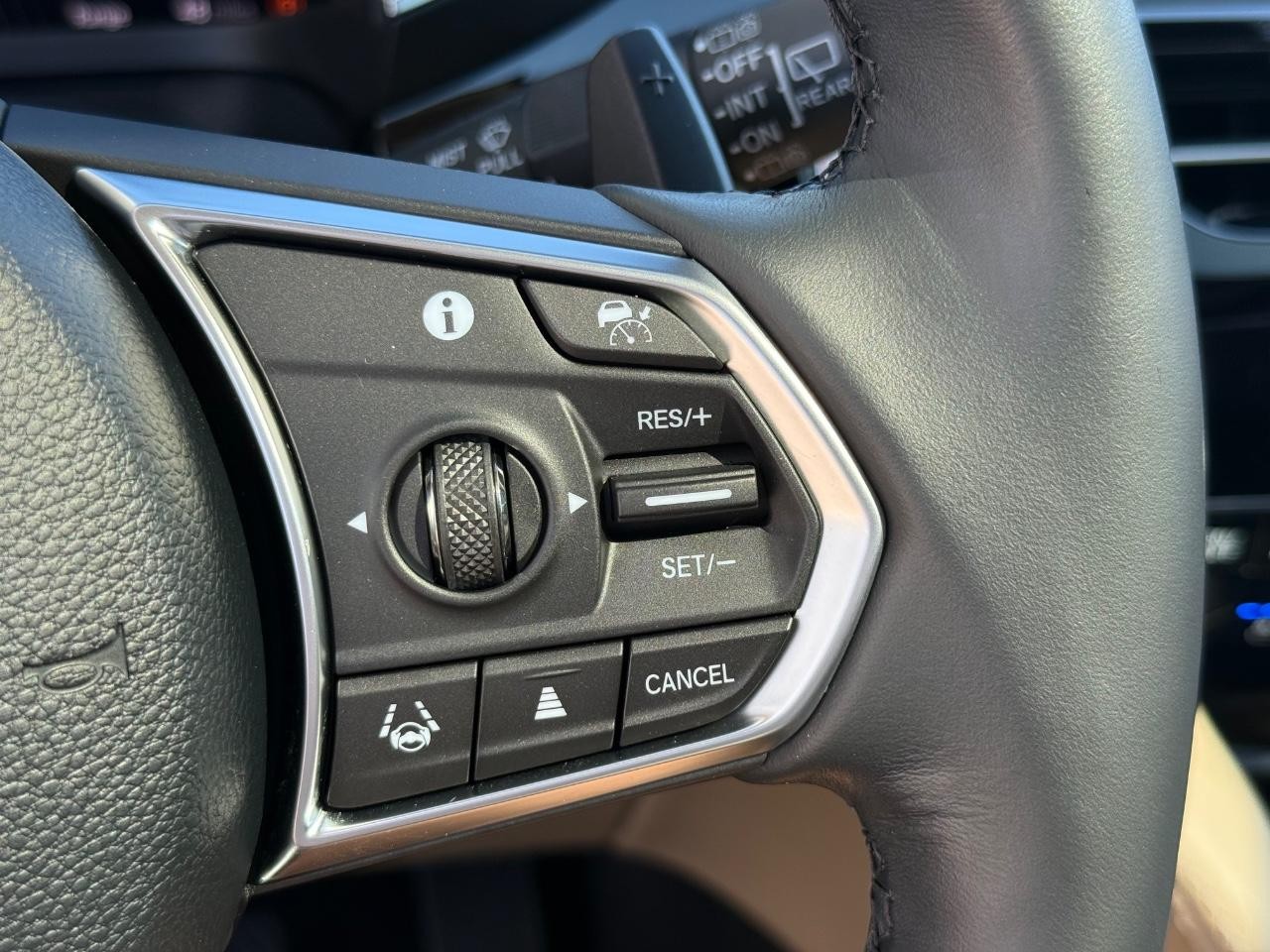 Acura MDX Vehicle Image 19