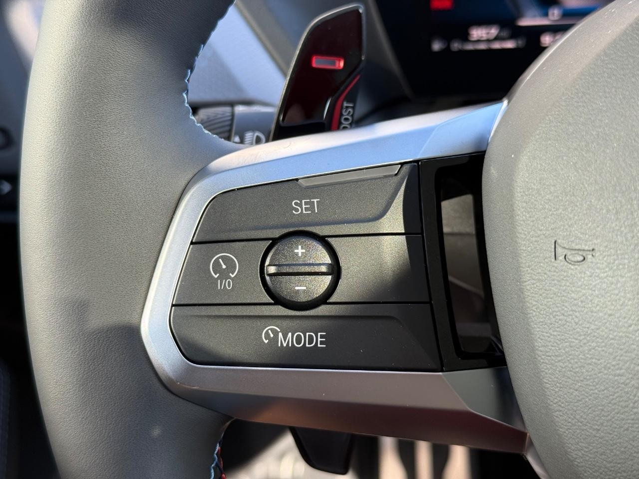 BMW 2 Series Vehicle Image 12