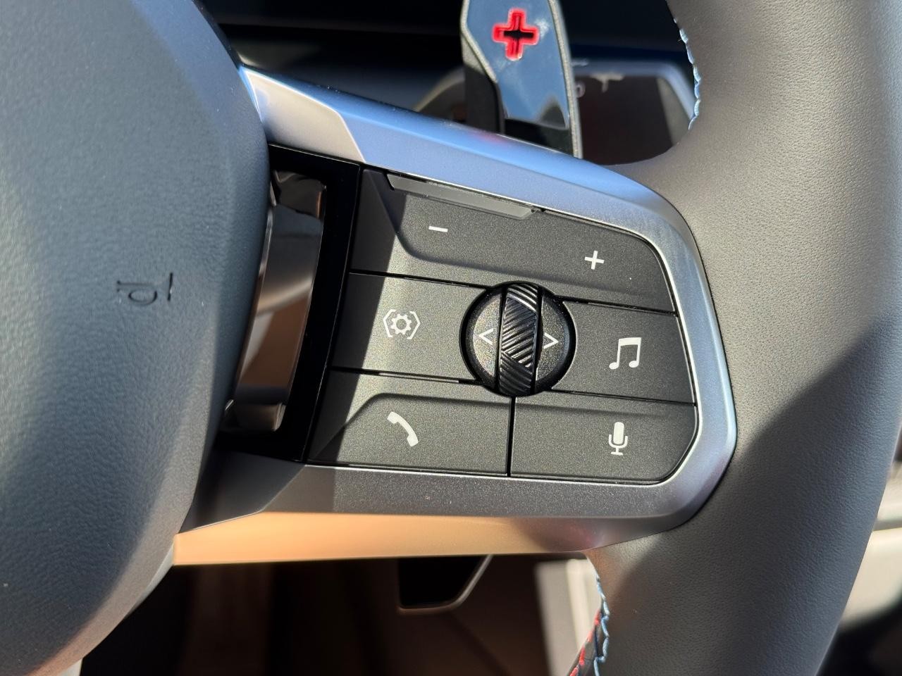 BMW 2 Series Vehicle Image 13