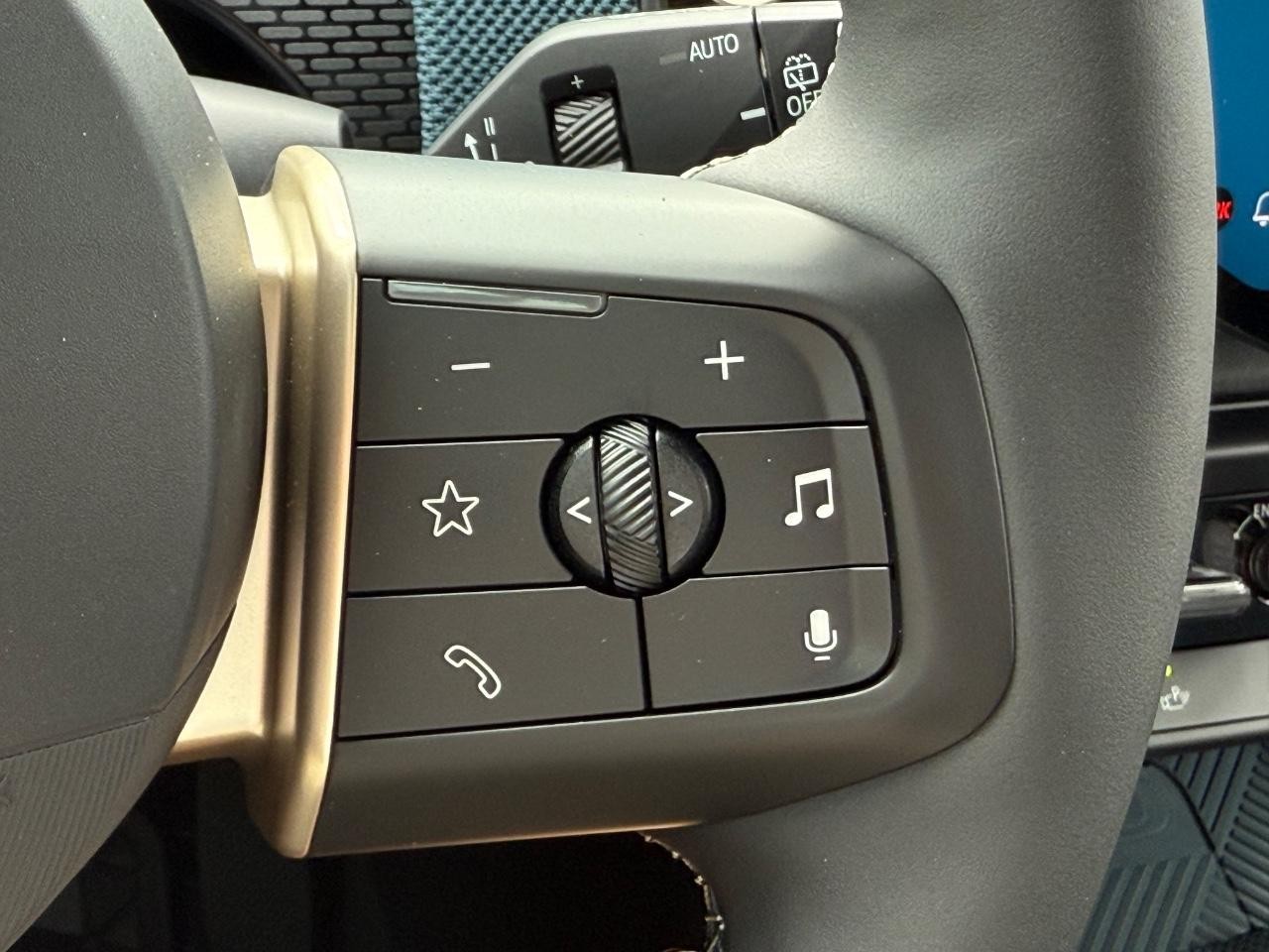 MINI Countryman Vehicle Image 11