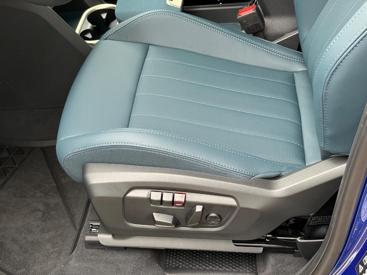 MINI Countryman Vehicle Image 15