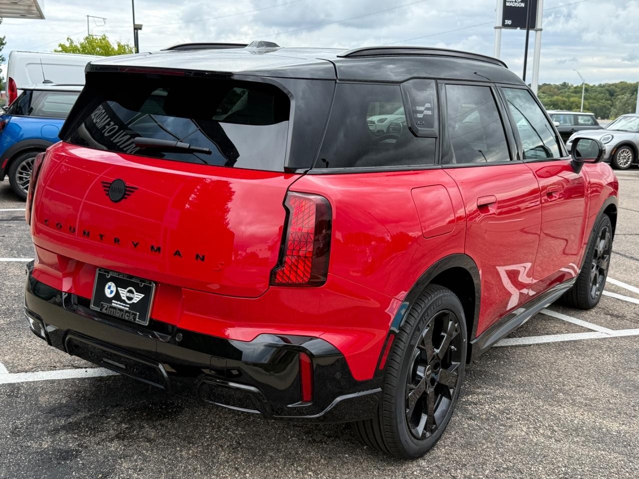 MINI Countryman Vehicle Image 03