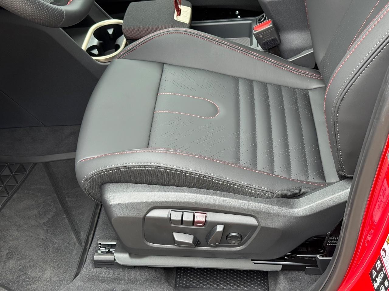 MINI Countryman Vehicle Image 15