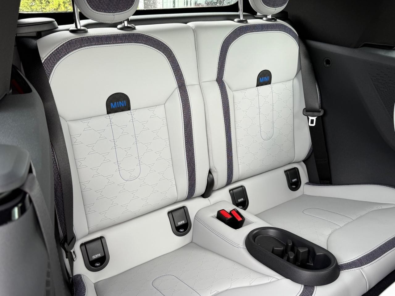 MINI Convertible Vehicle Image 05