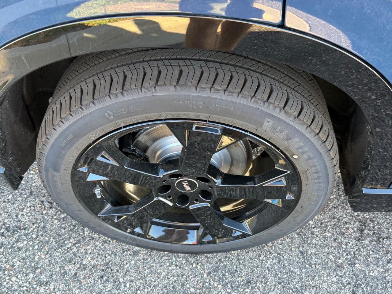 MINI Countryman Vehicle Image 04