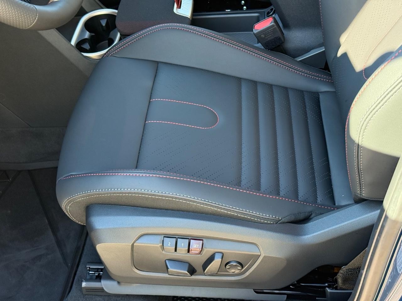 MINI Countryman Vehicle Image 15