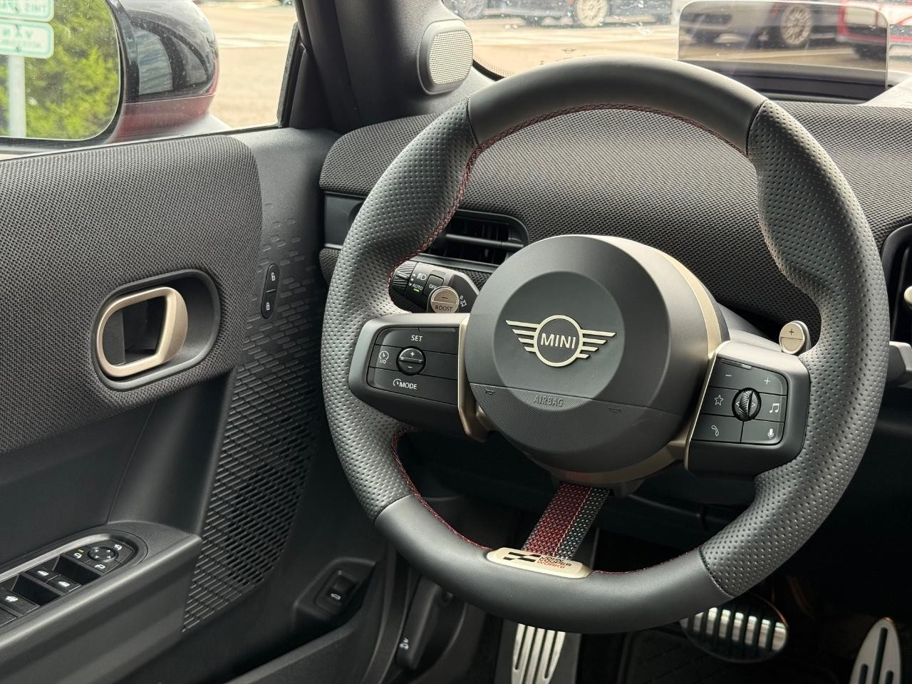 MINI Convertible Vehicle Image 09