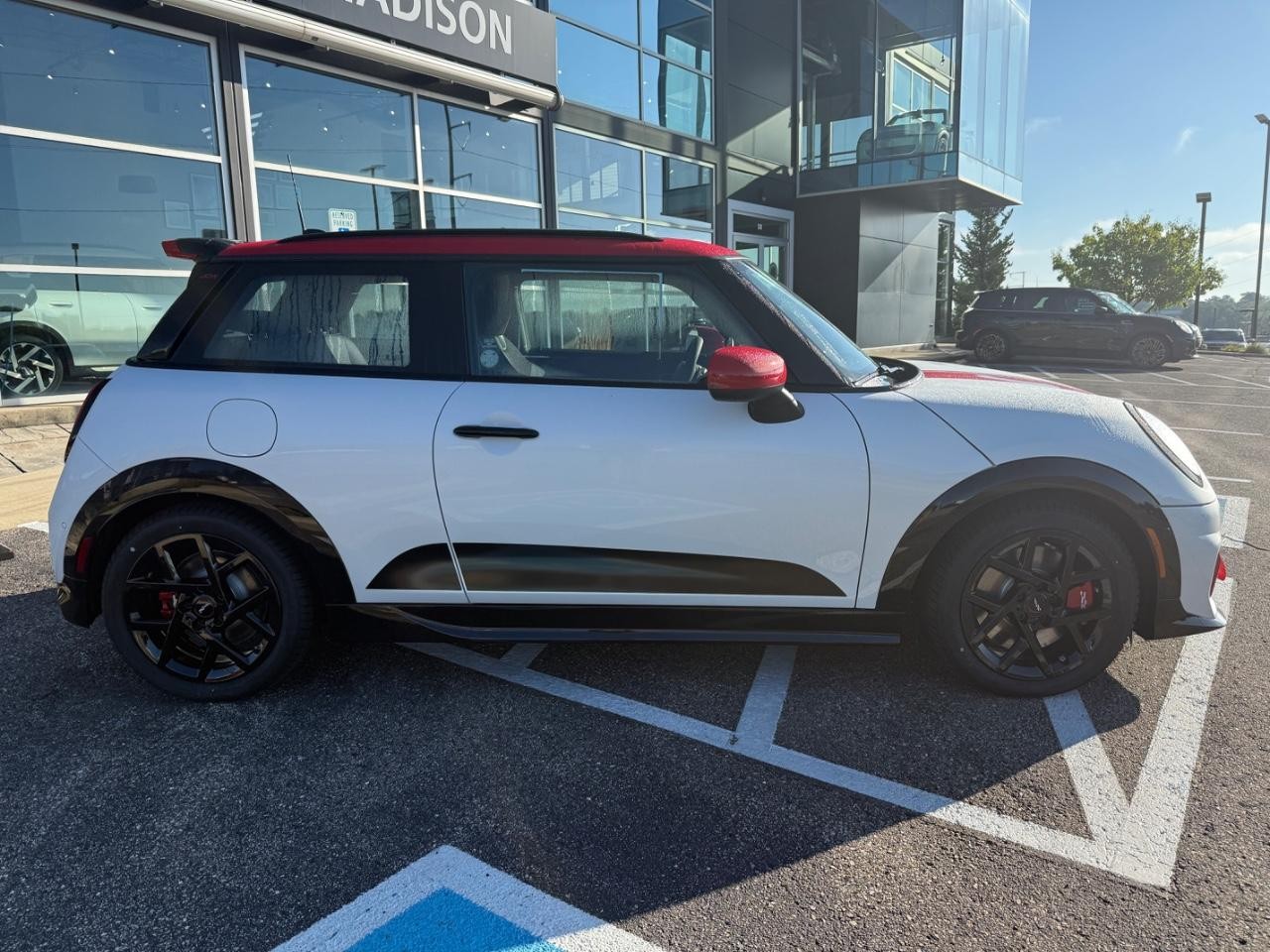 MINI Hardtop 2 Door Vehicle Image 02