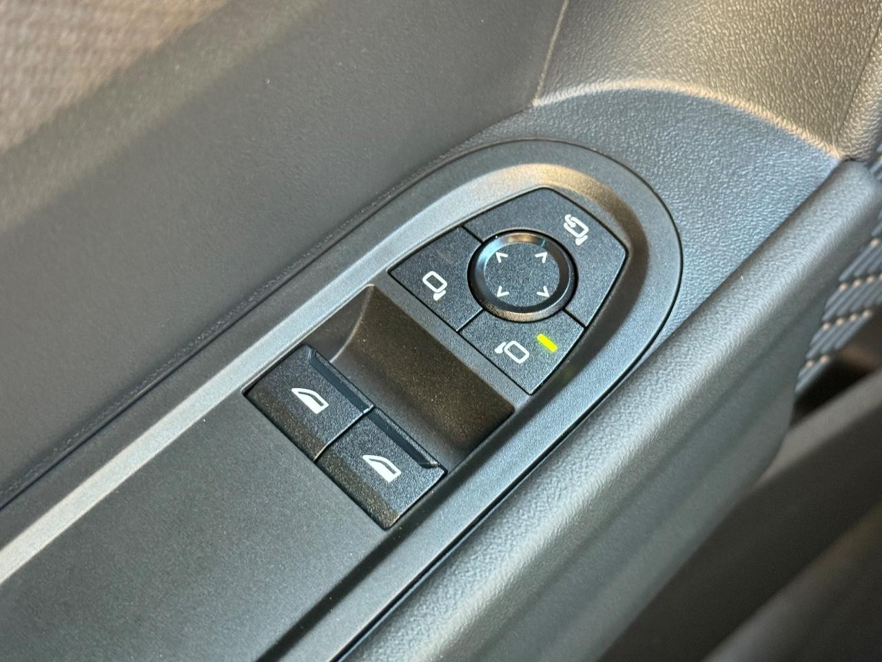 MINI Hardtop 2 Door Vehicle Image 14