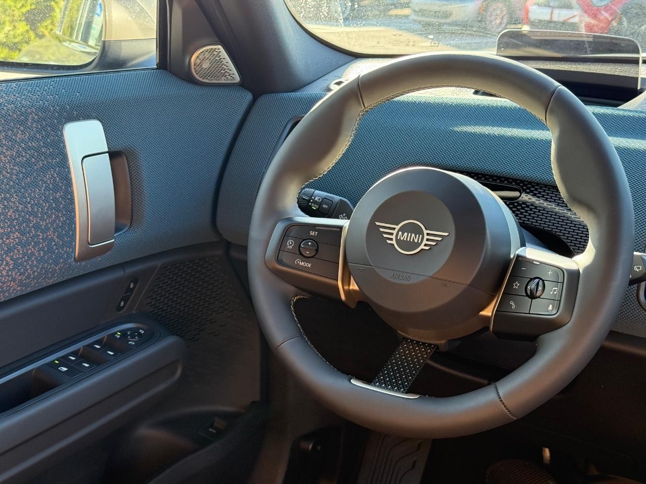 MINI Countryman Vehicle Image 08