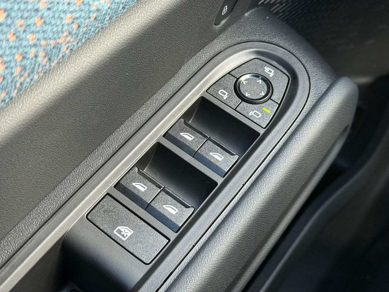 MINI Countryman Vehicle Image 15