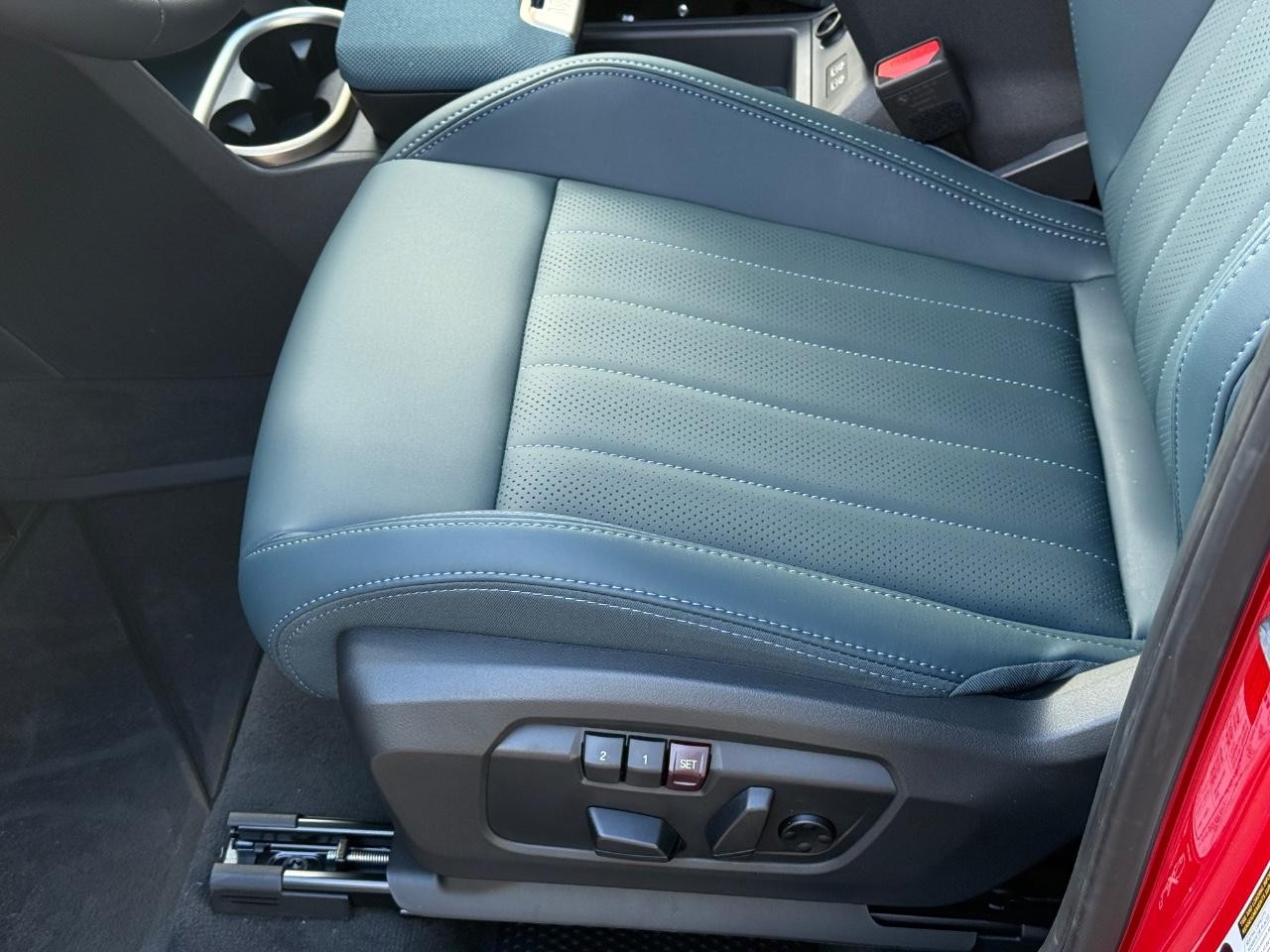 MINI Countryman Vehicle Image 16