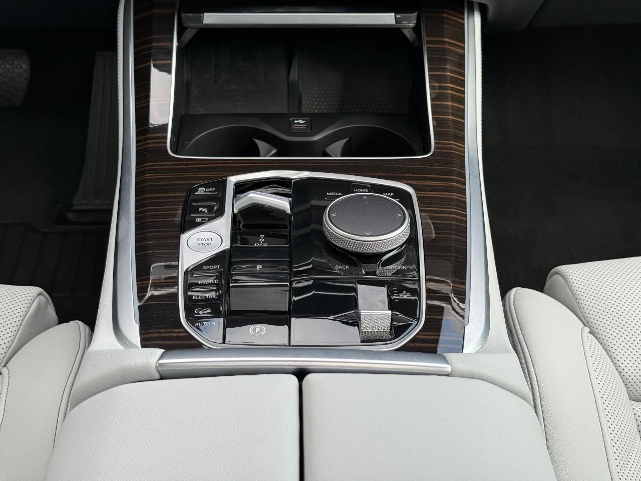 BMW X5 Vehicle Image 12