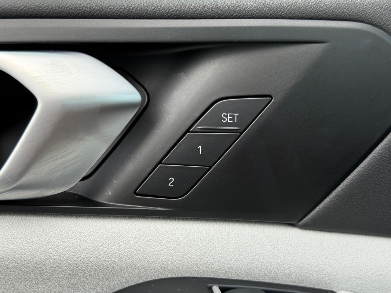 BMW X5 Vehicle Image 15