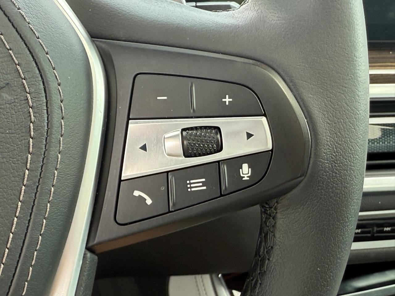 BMW X5 Vehicle Image 17
