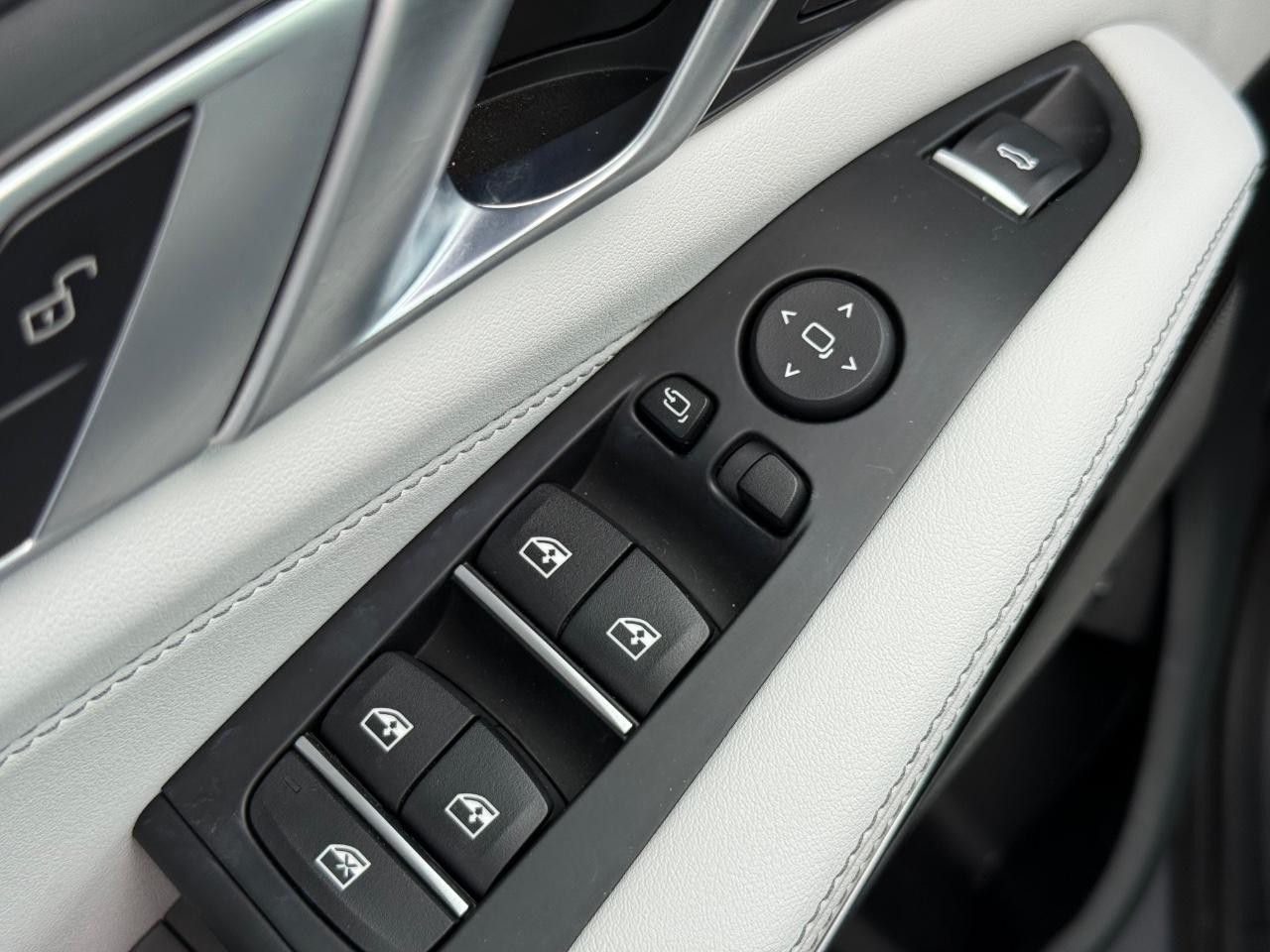 BMW X5 Vehicle Image 20