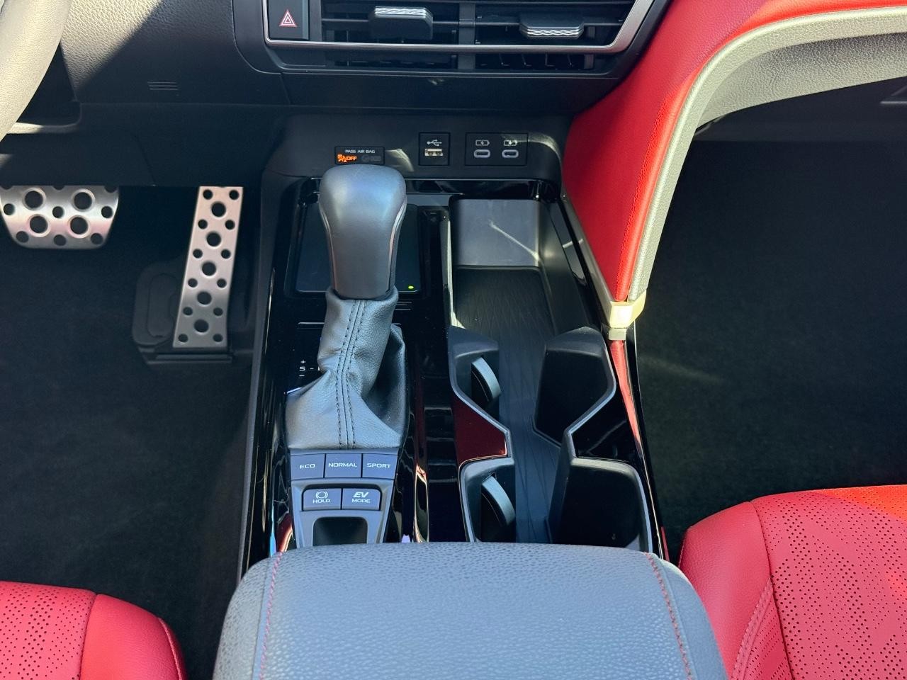 Toyota Camry Vehicle Image 12