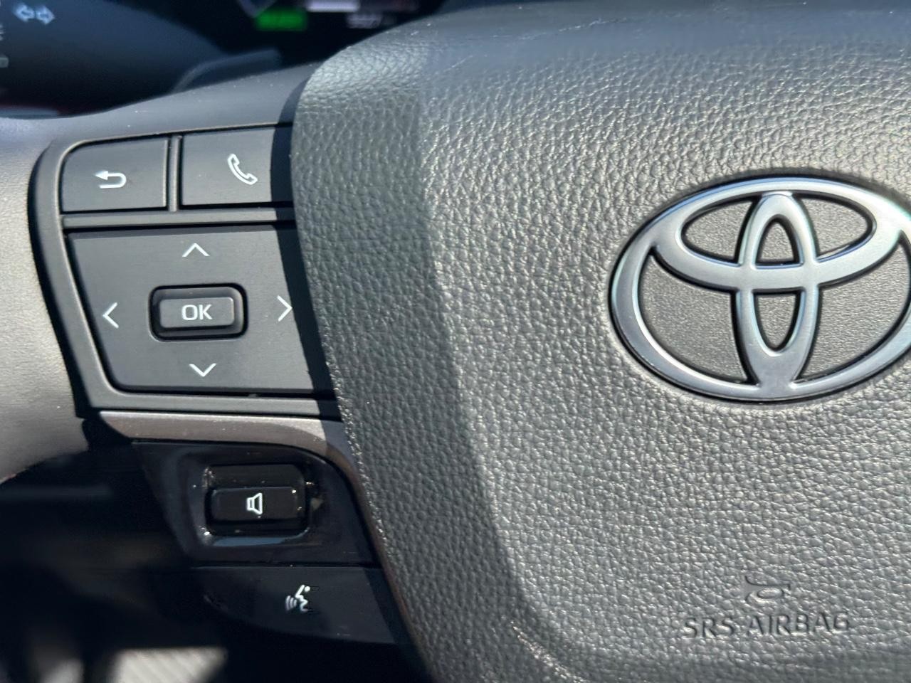 Toyota Camry Vehicle Image 15