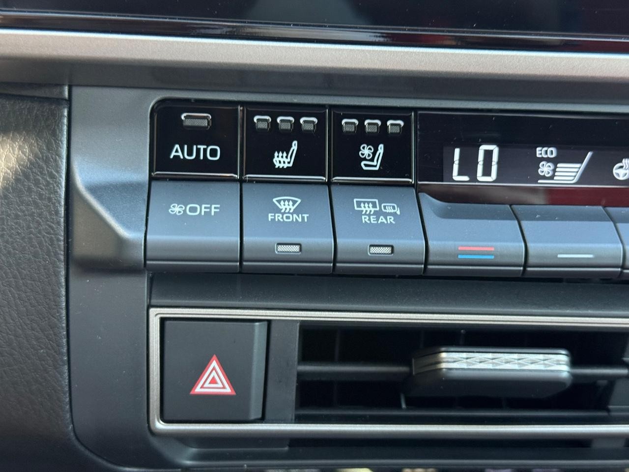Toyota Camry Vehicle Image 19