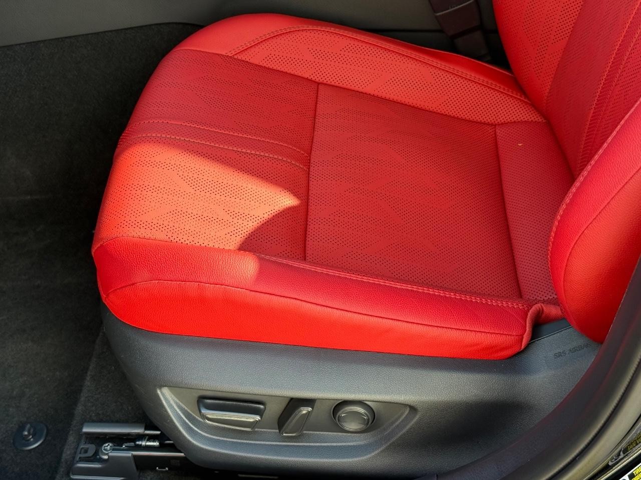 Toyota Camry Vehicle Image 21