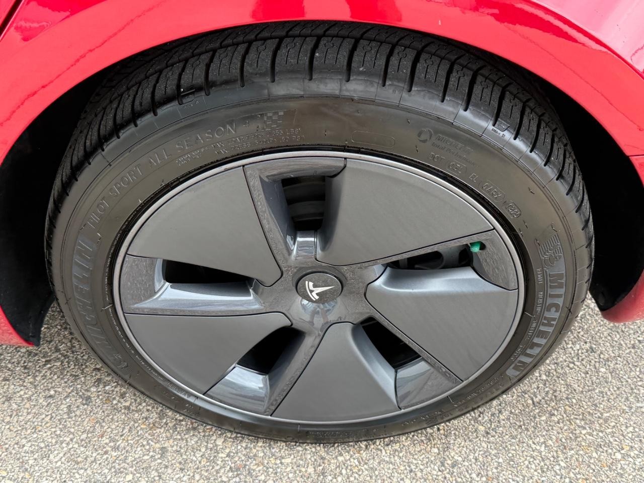 Tesla Model 3 Vehicle Image 06