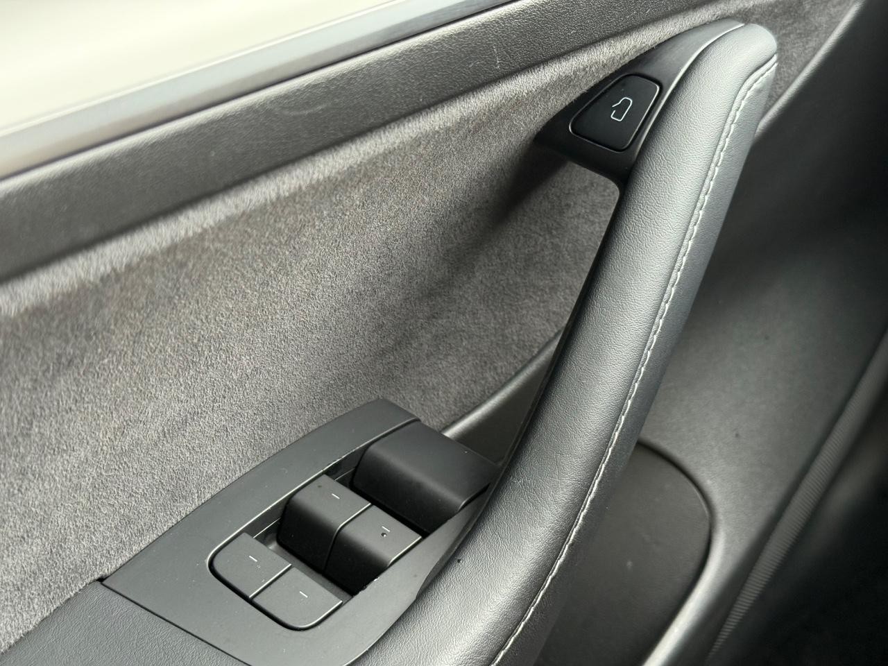 Tesla Model 3 Vehicle Image 19