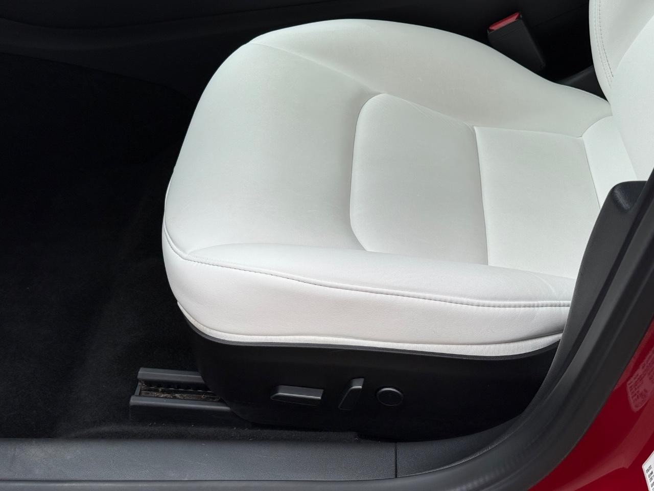 Tesla Model 3 Vehicle Image 20