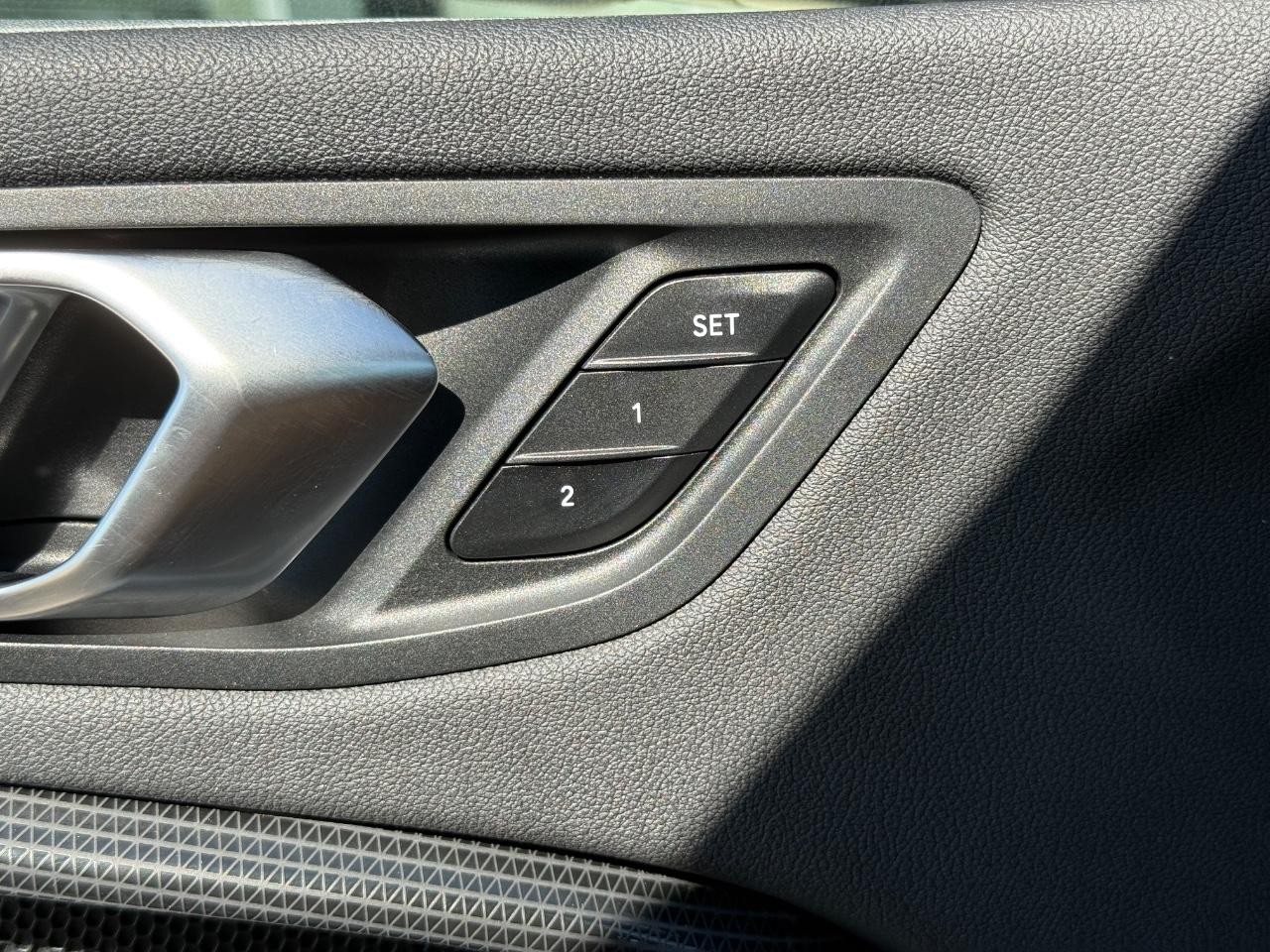 BMW 2 Series Vehicle Image 15