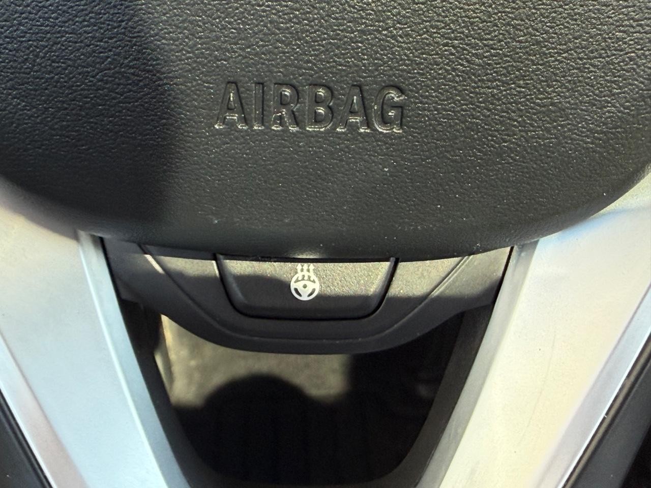 BMW 2 Series Vehicle Image 18