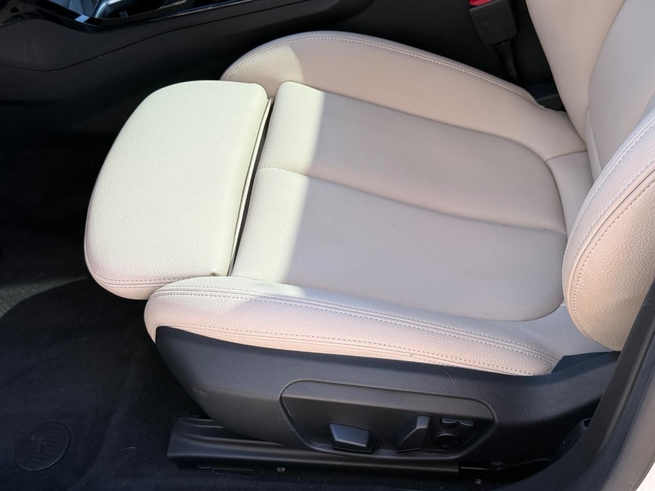 BMW 2 Series Vehicle Image 22