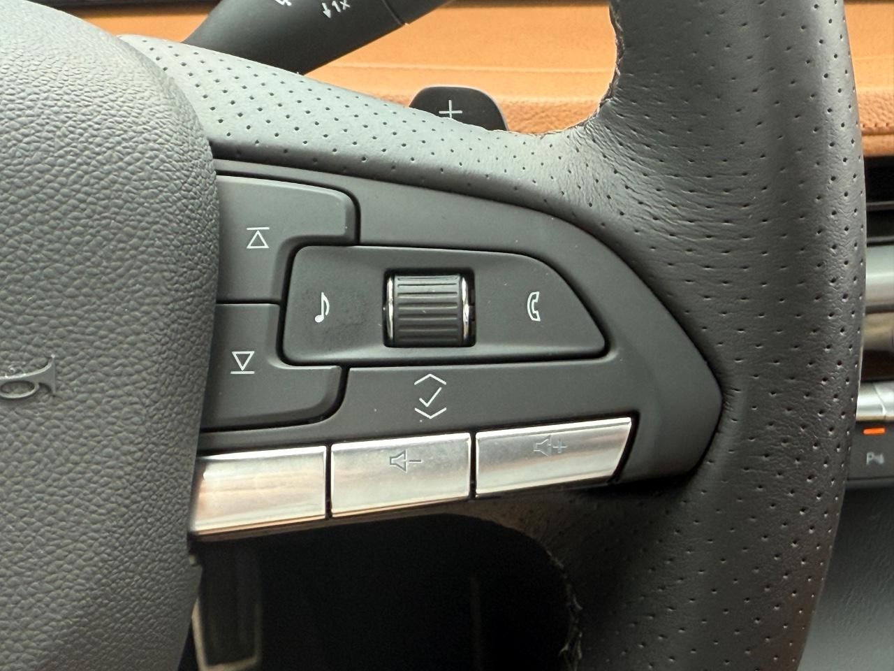 Cadillac XT4 Vehicle Image 18