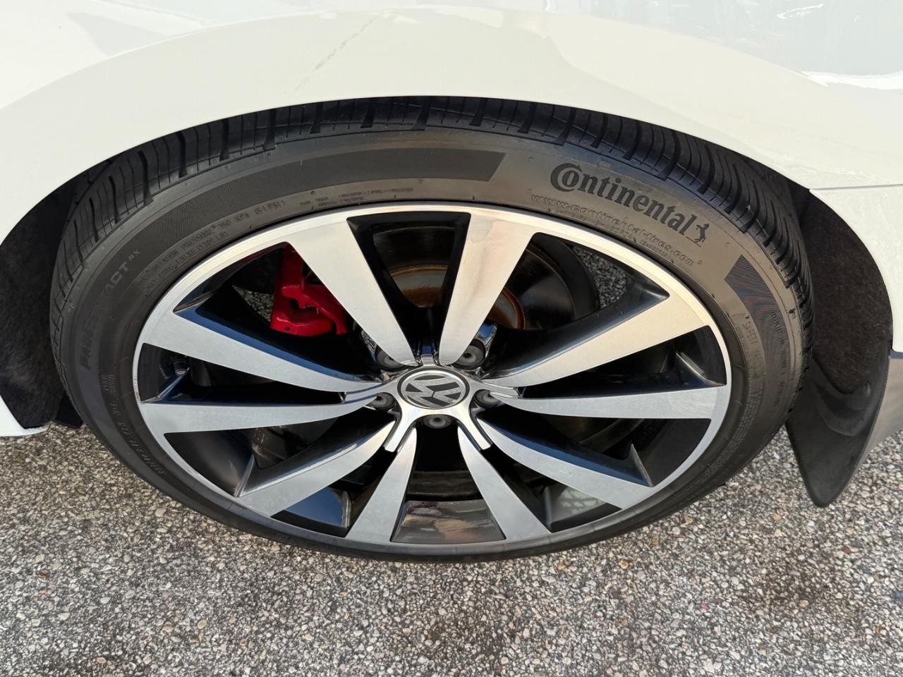 Volkswagen Passat Vehicle Image 06