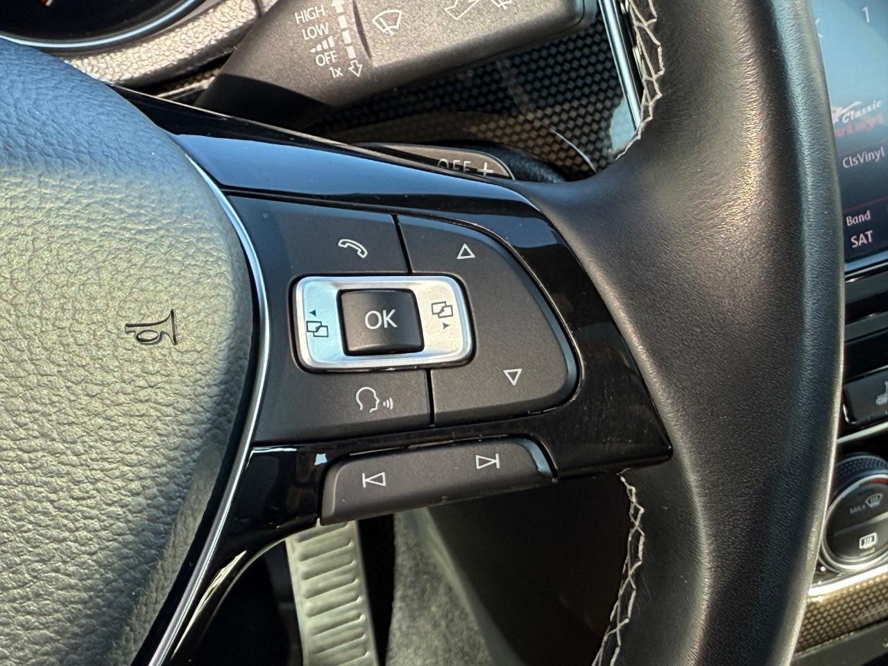 Volkswagen Passat Vehicle Image 16