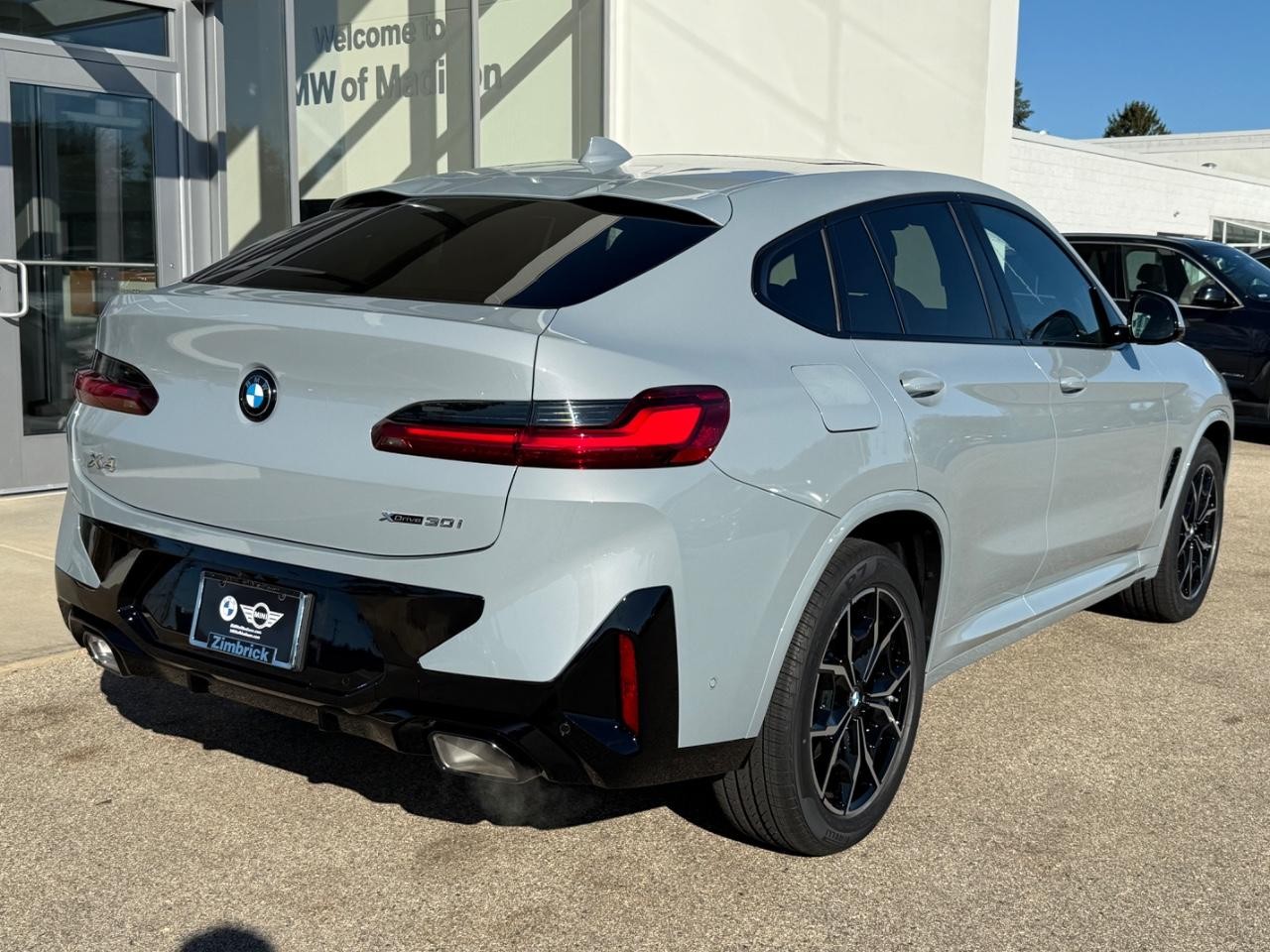 BMW X4 Vehicle Image 03