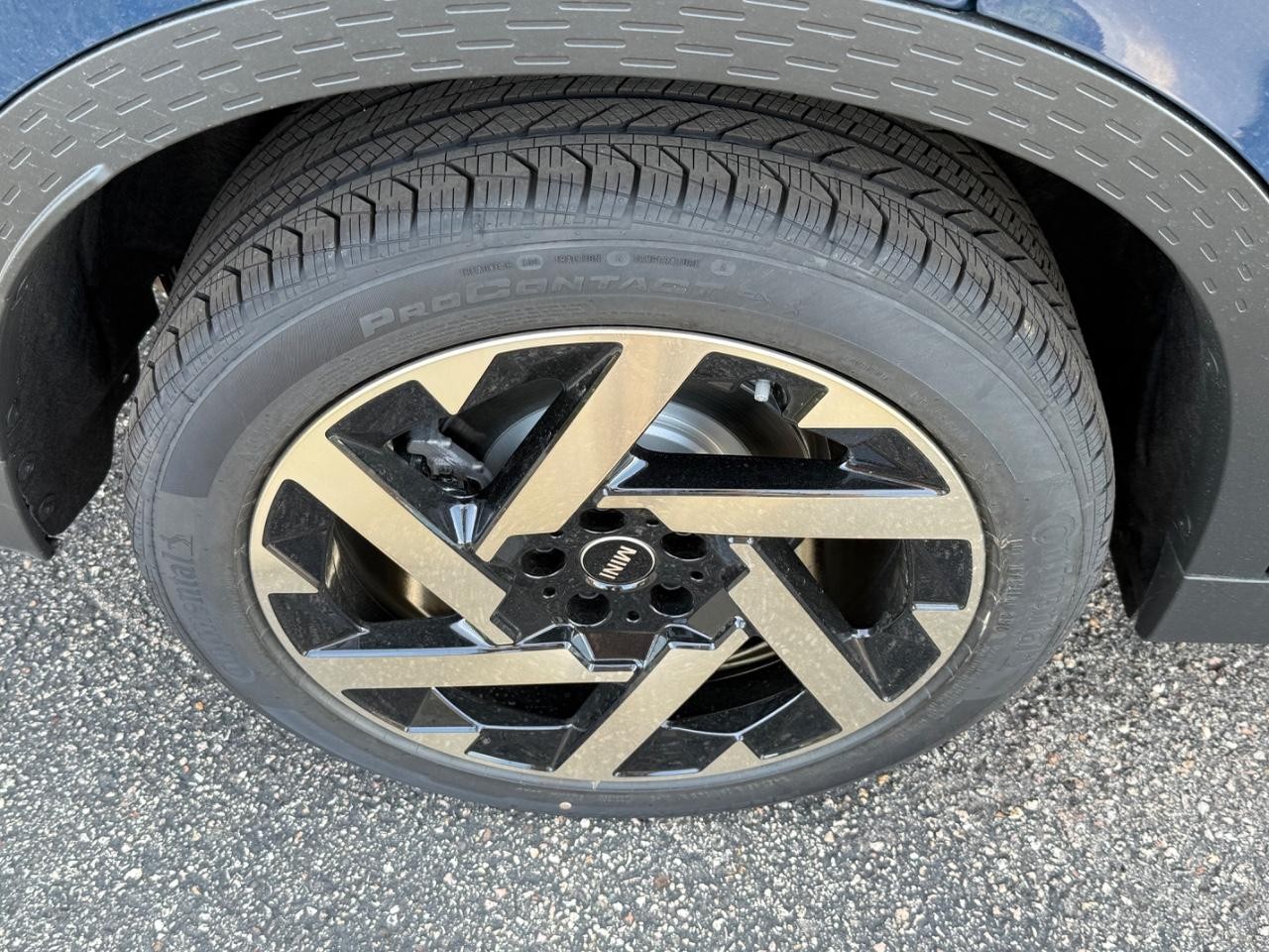 MINI Countryman Vehicle Image 04