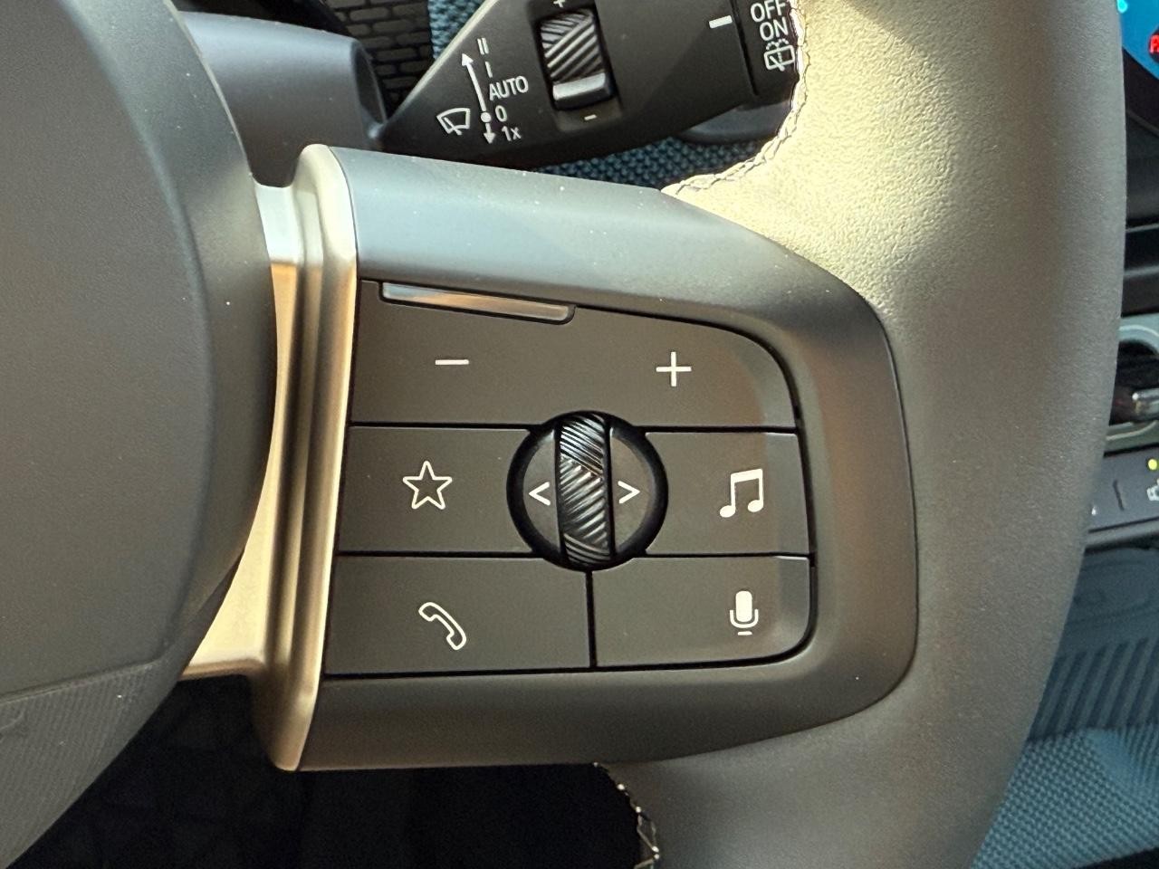 MINI Countryman Vehicle Image 12