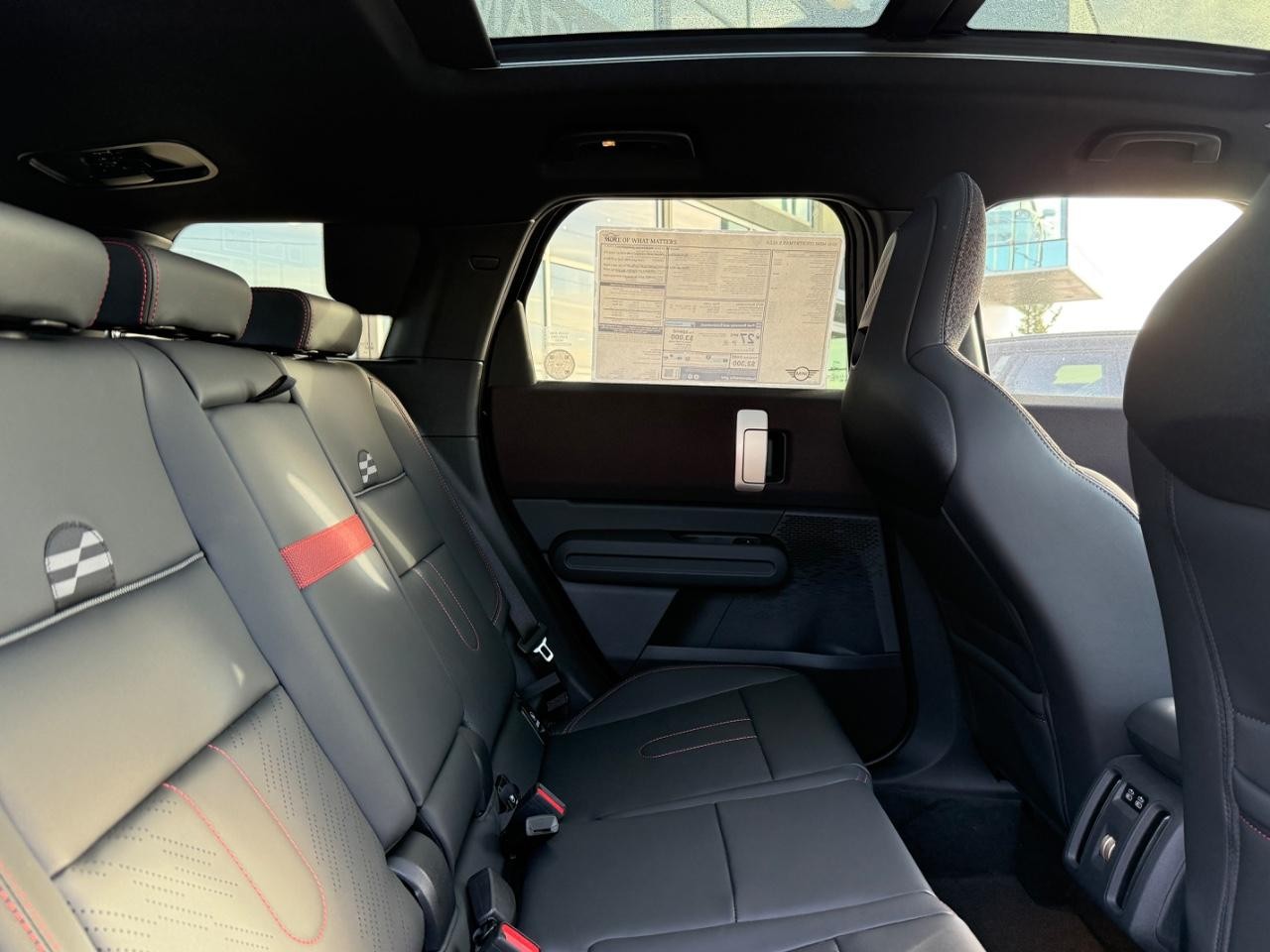 MINI Countryman Vehicle Image 05