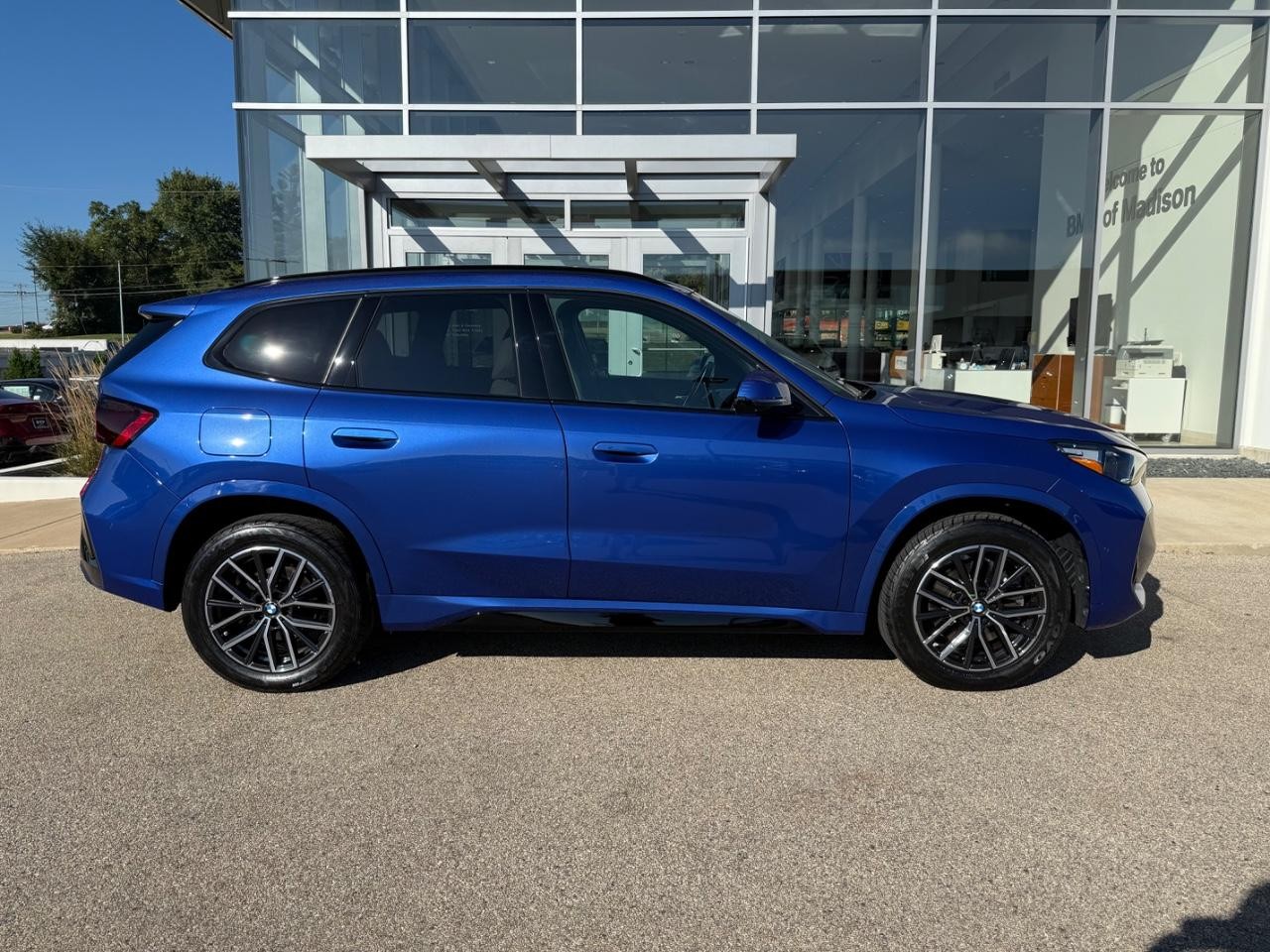 BMW X1 Vehicle Image 02