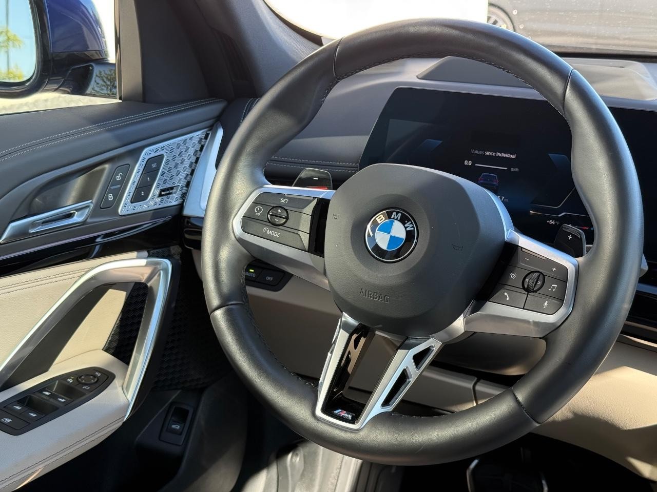 BMW X1 Vehicle Image 13