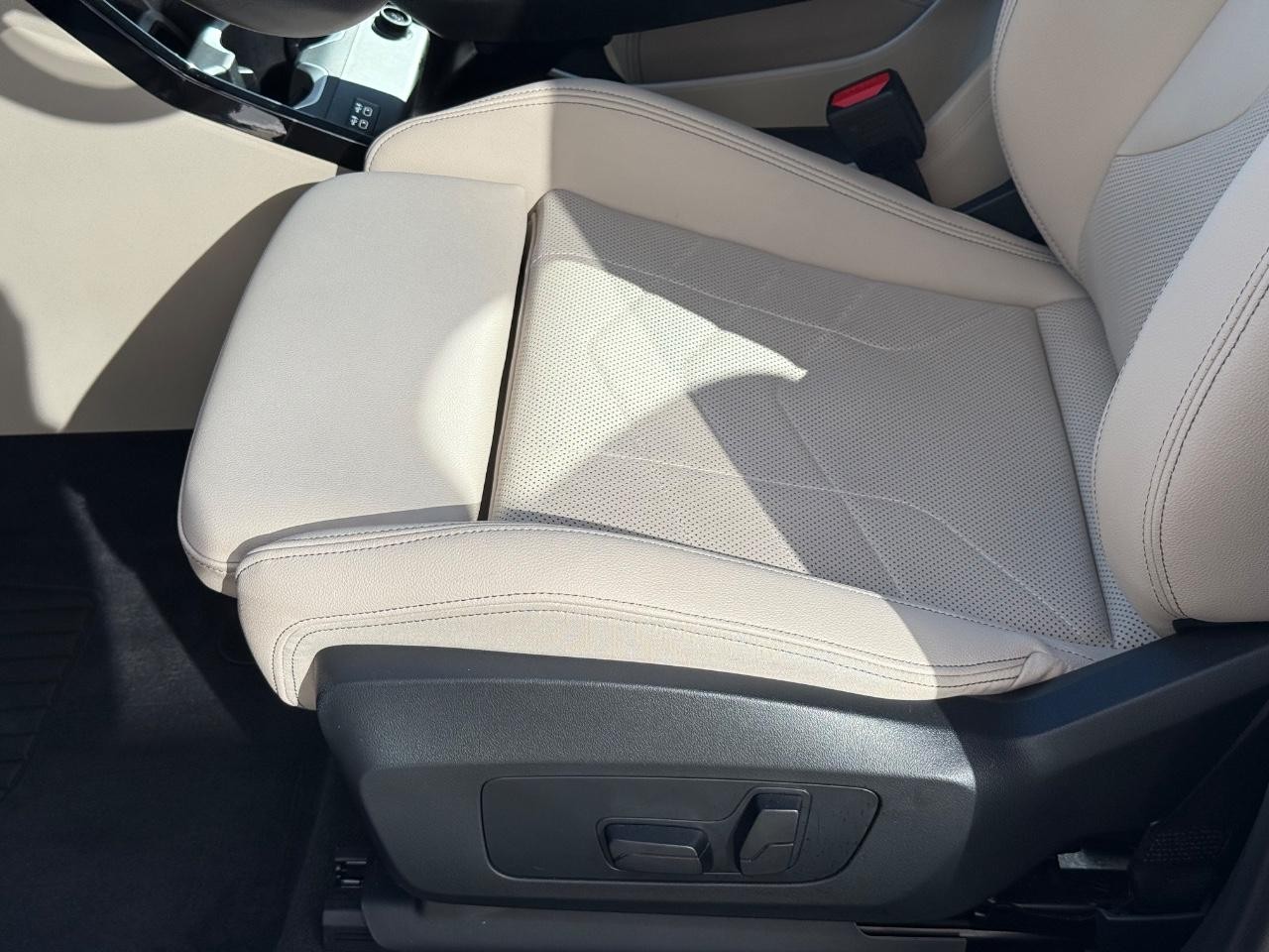 BMW X1 Vehicle Image 21