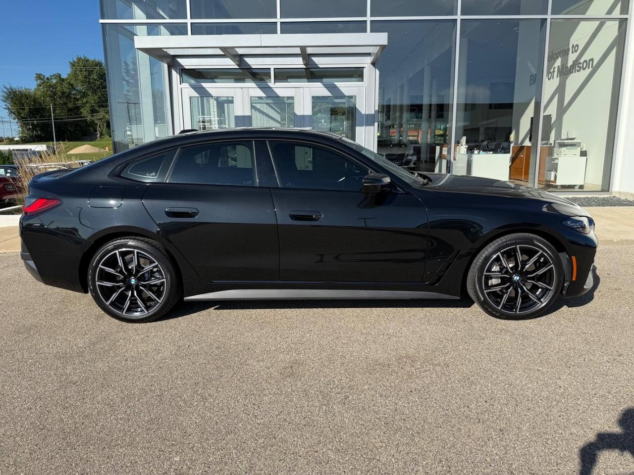 BMW 4 Series Vehicle Image 02