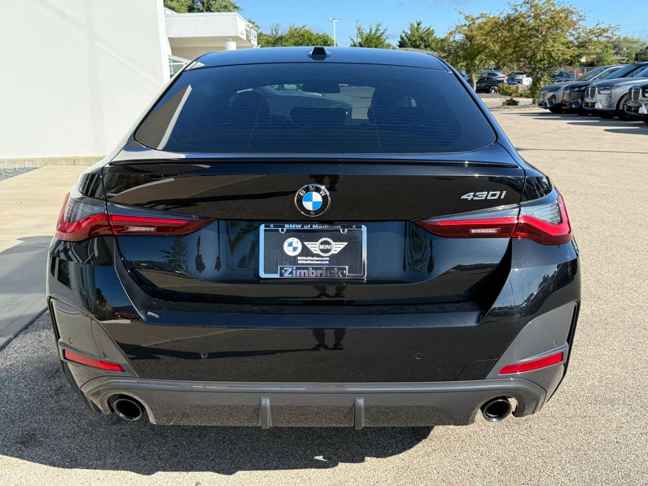 BMW 4 Series Vehicle Image 04