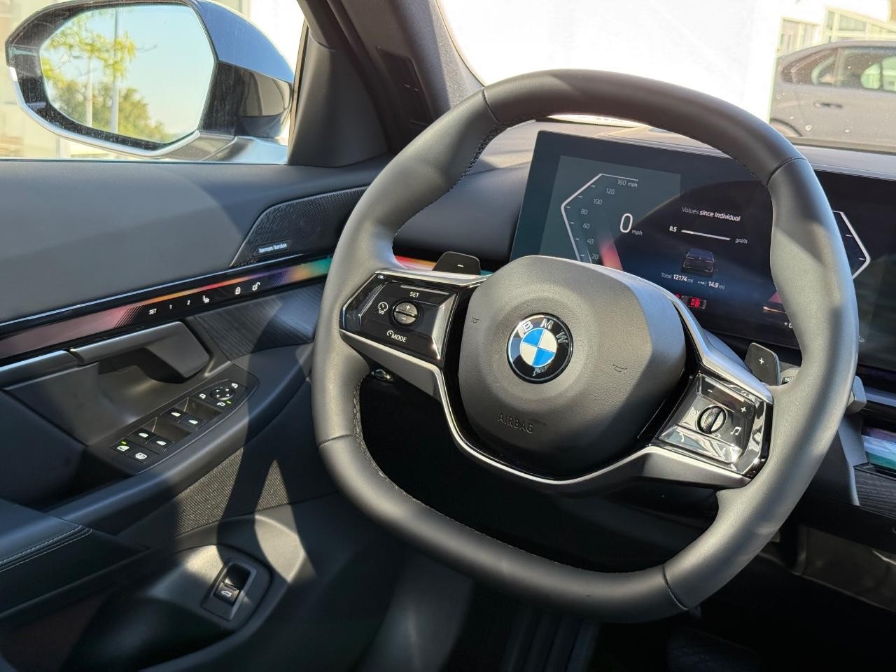 BMW 5 Series Vehicle Image 13