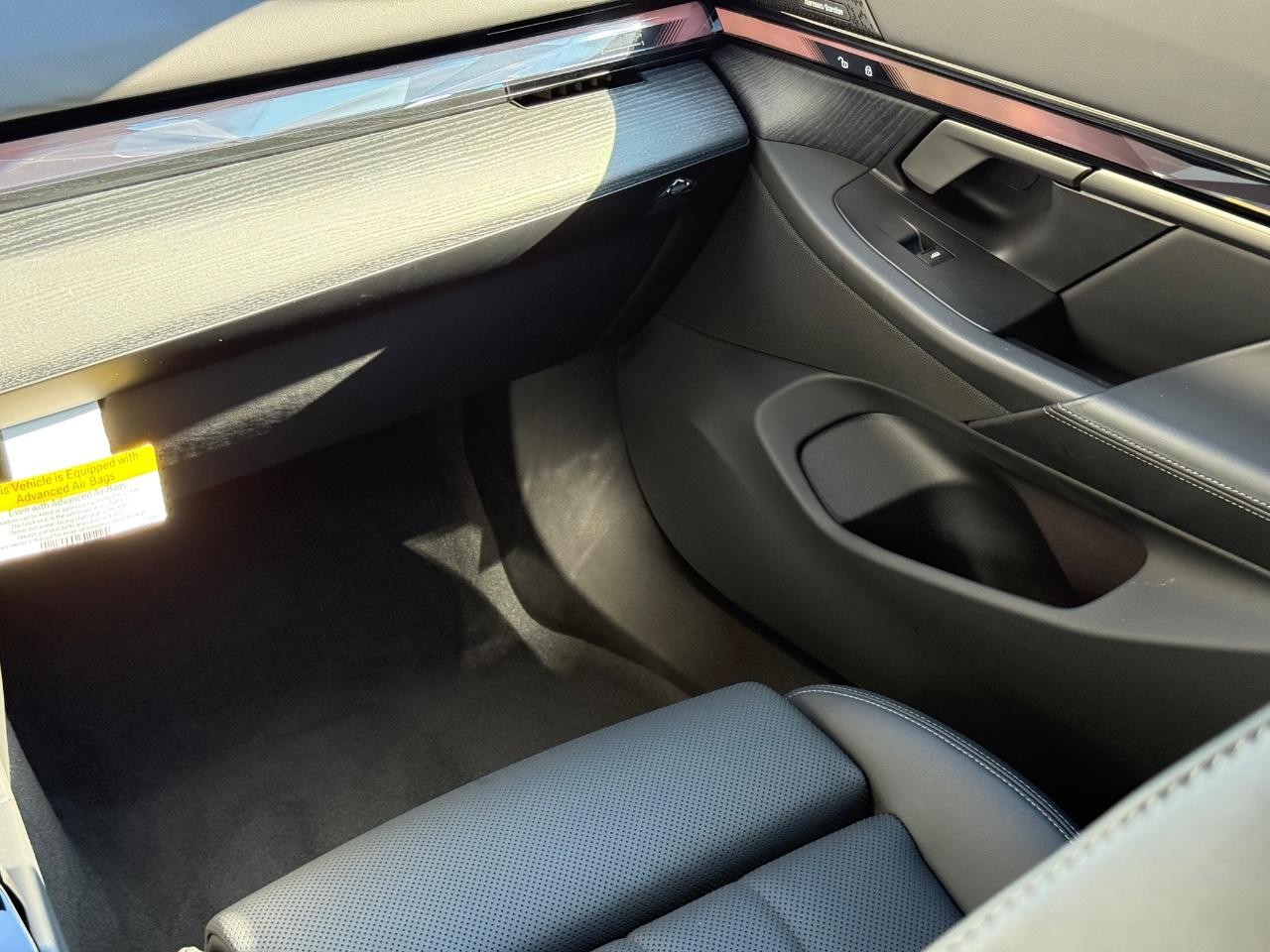 BMW 5 Series Vehicle Image 14