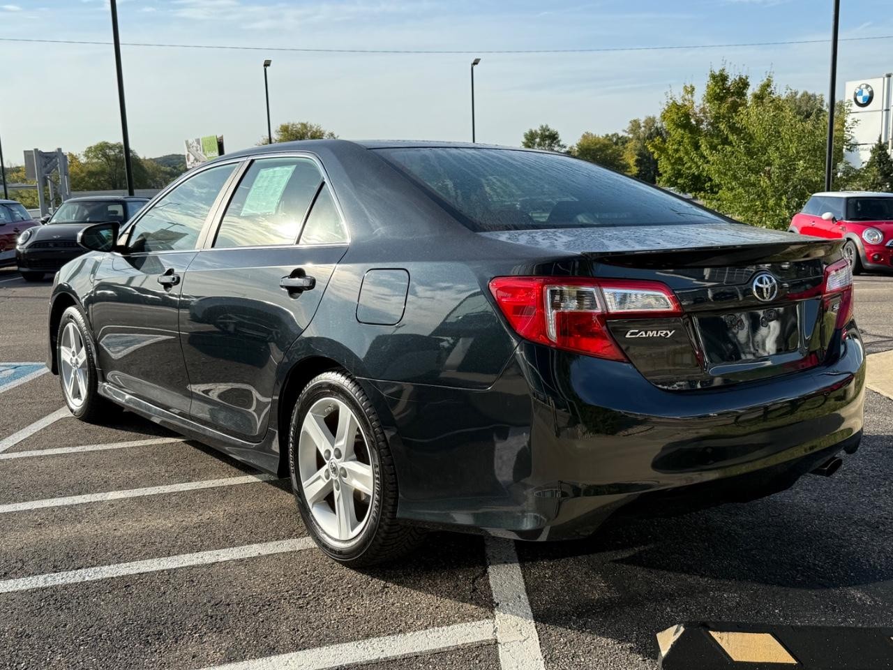 Toyota Camry Vehicle Image 05